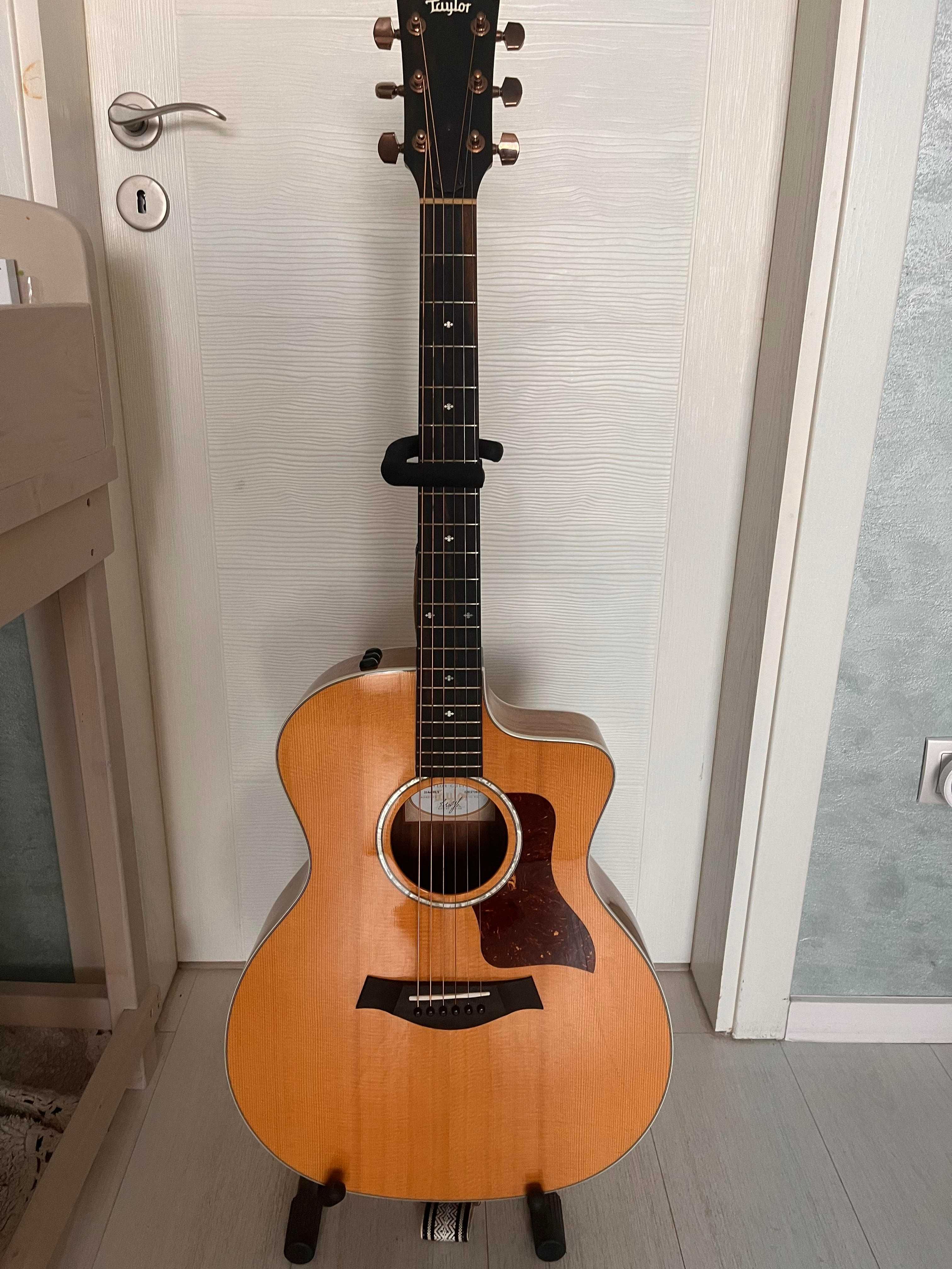 Електро-акустична китара TAYLOR 214ce DLX