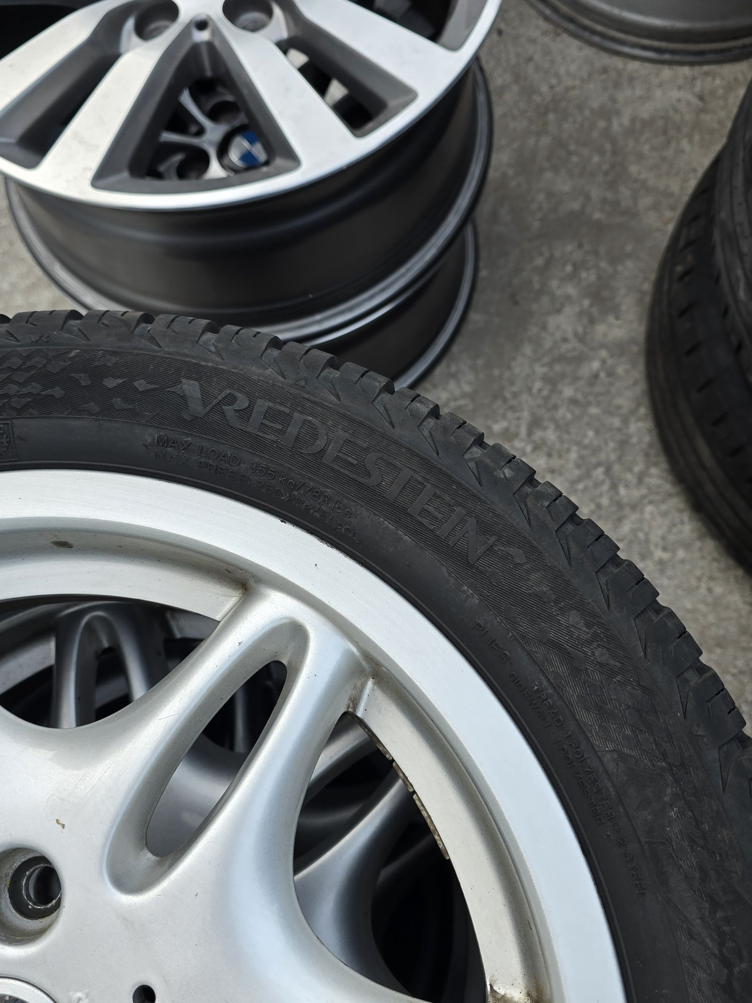 4 Броя Гуми За Smart 2x145/65/15 Vredestein 7,5mm 2x175/55/15 Hankook8
