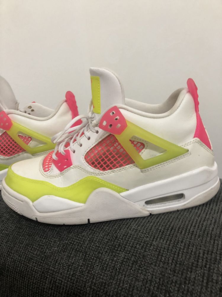 Jordan 4 Lemon Venom