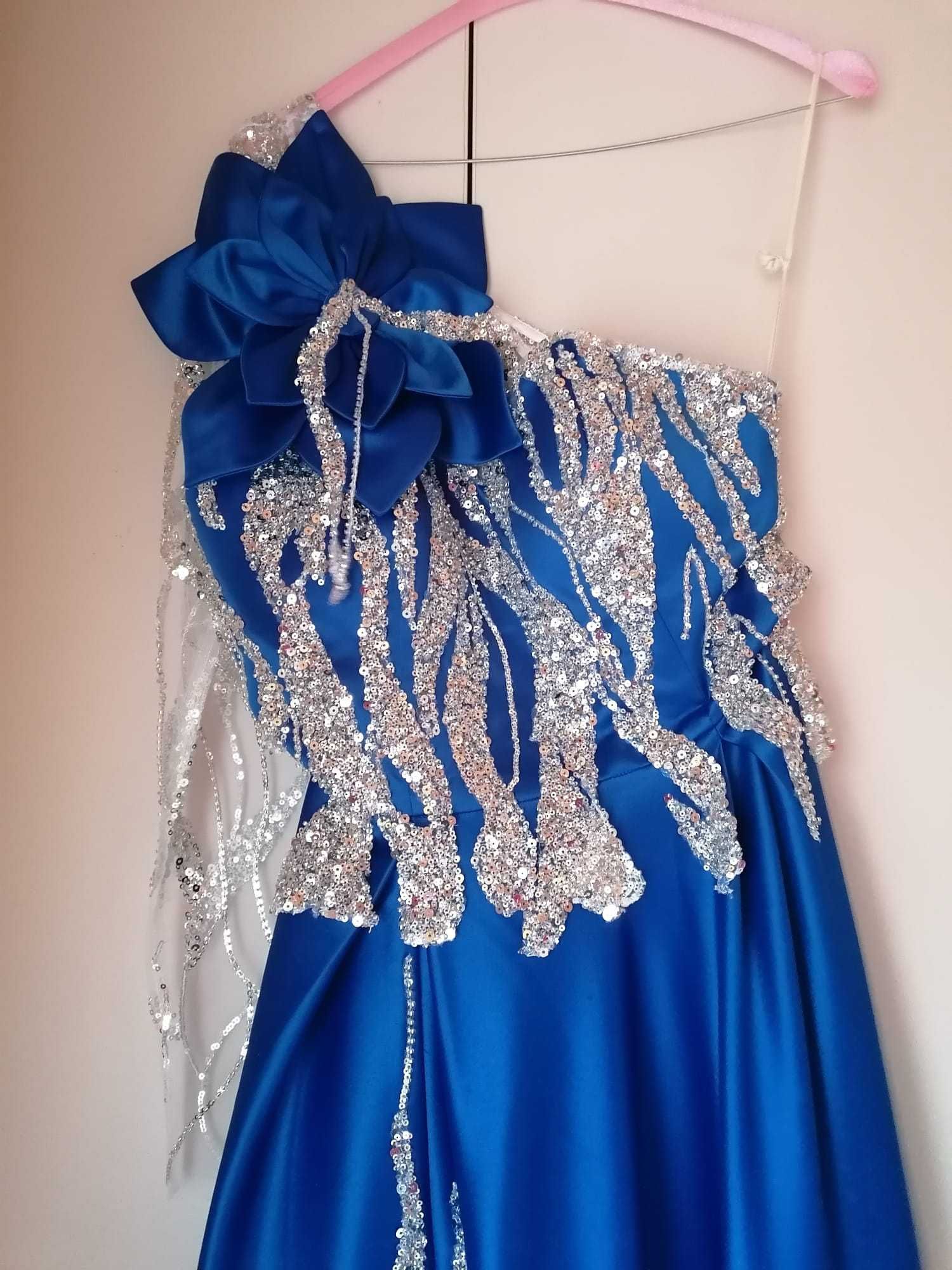 .Rochie de nasa.