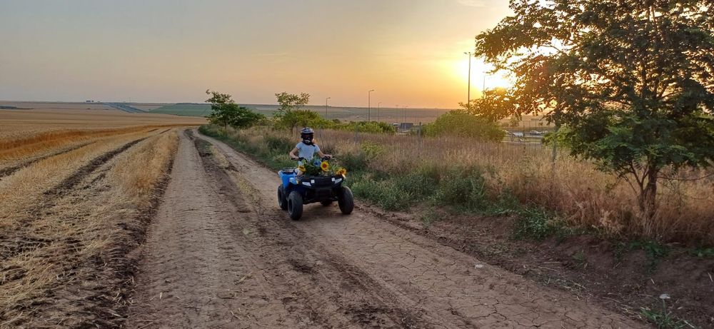 ATV Polaris Sportsman 110 si honda CRF 110 pentru copii