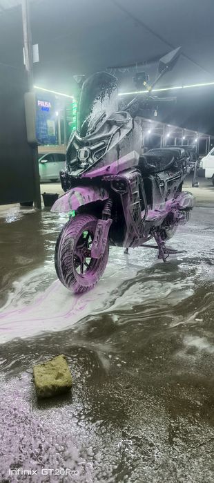 Moto sukuter sotiladi