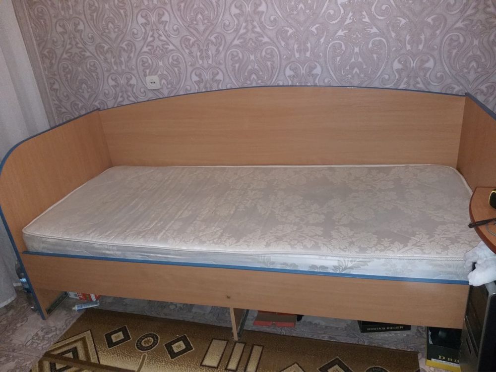 Продам кровать односпальную