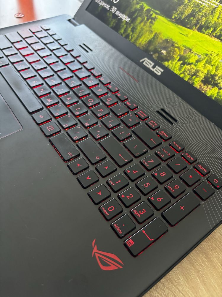 Геймърски лаптоп ASUS ROG GL552V перфектен