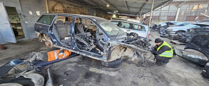 Arc fata stanga Volkswagen VW Passat B5.5 (facelift)