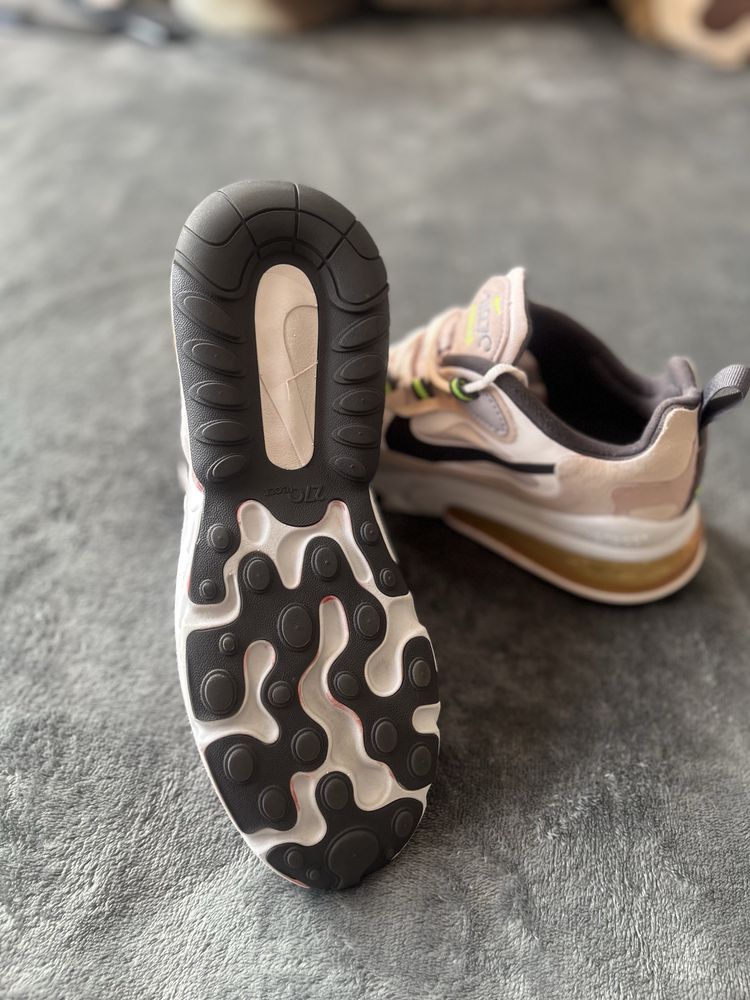 Дамски маратонки Nike Air 70 react