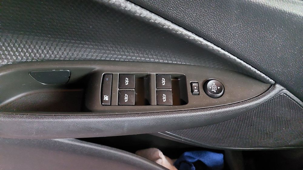 Продаётся Chevrolet Onix LTZ