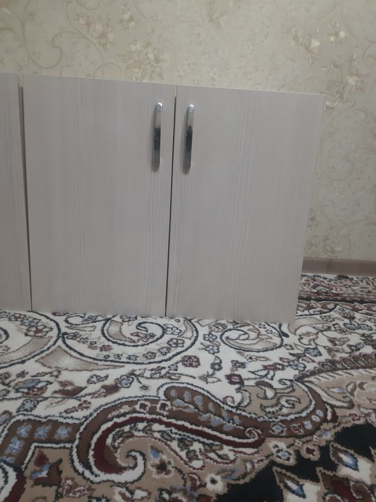 Kichkina shkaf. Holati yaxahi