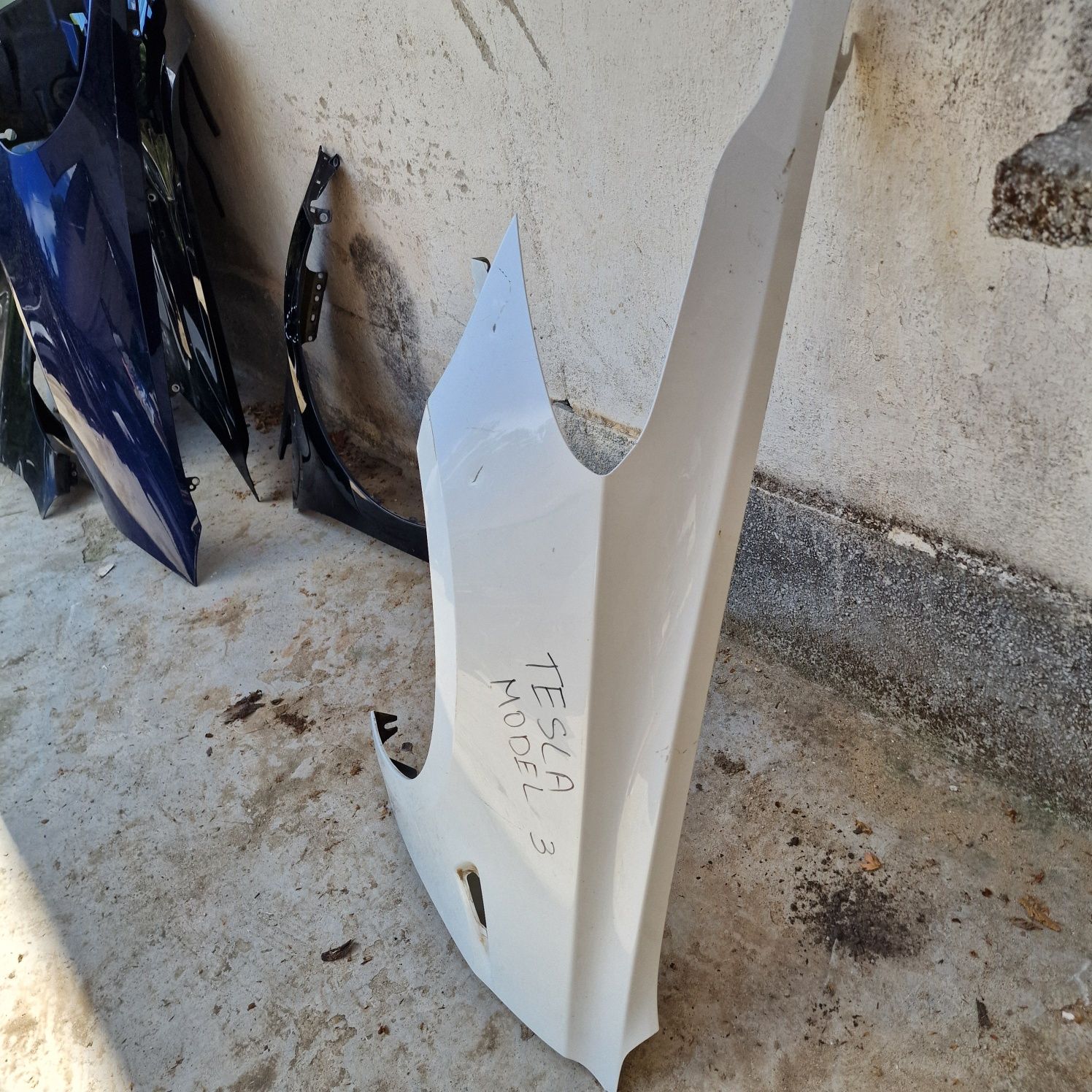 Tesla MODEL 3 ляв калник