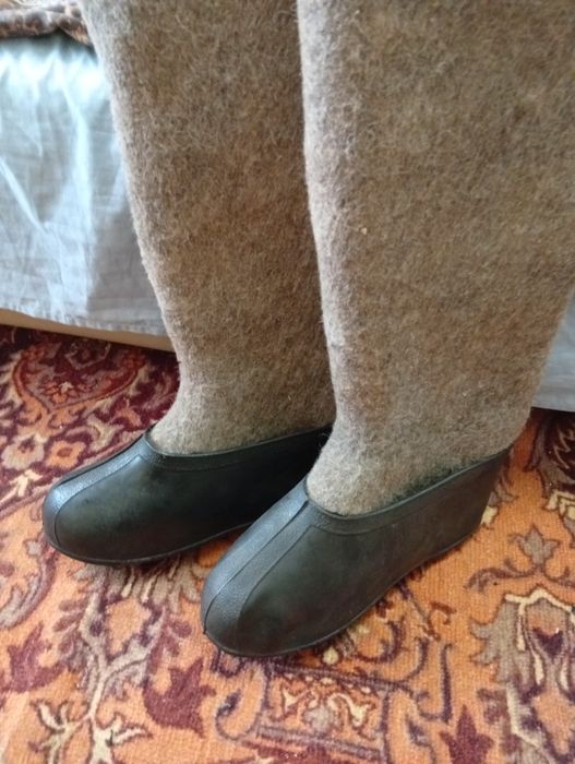 Продам валенки с галошами