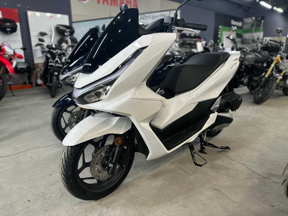 Honda PCX 125 2025 cat B 125 - stoc Honda Constanta