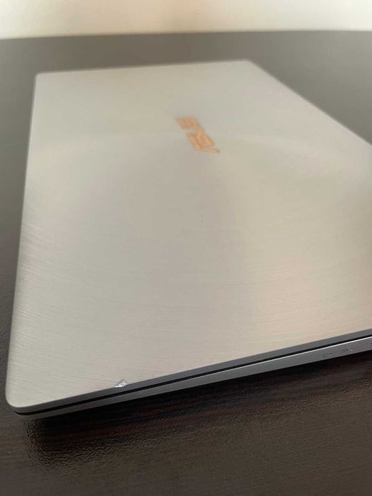 14 IPS Asus ZenBook UM433 Ryzen 7 3700U Radeon Vega 10 8GB RAM 1TB SSD
