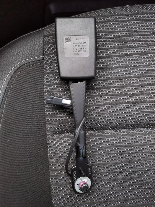 Vând pretensiometru Opel Astra j