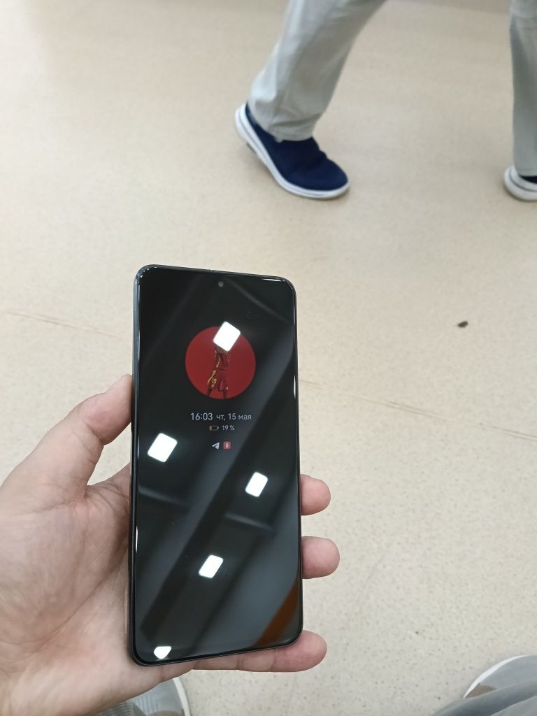 Huawei nova 12i.