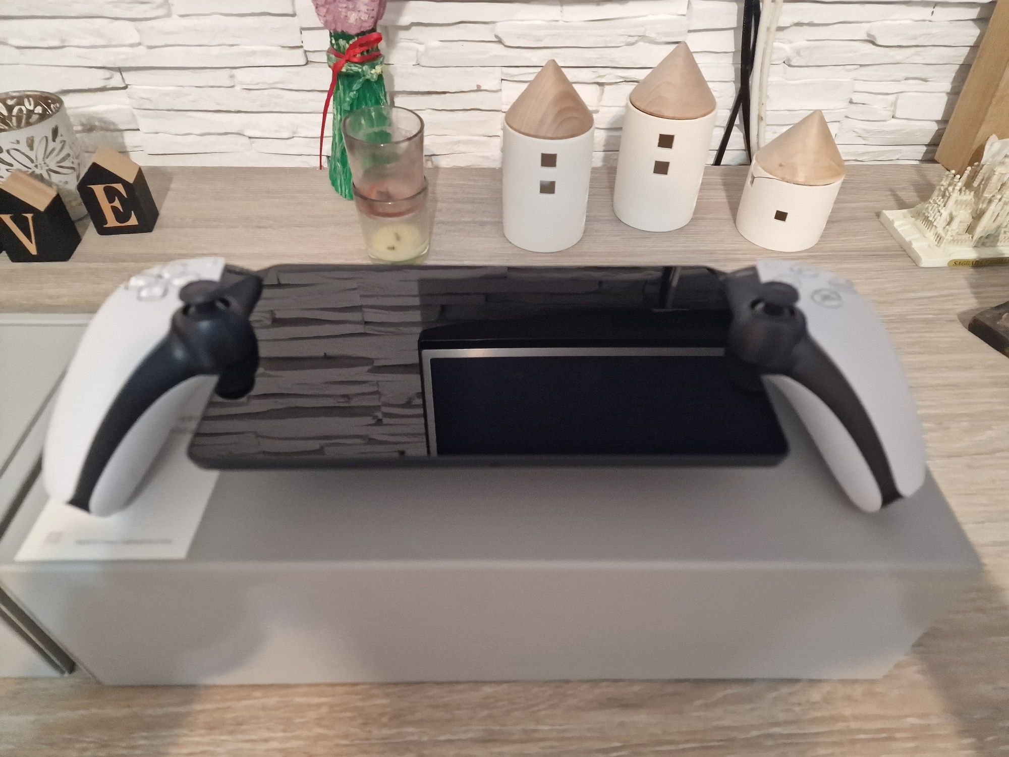 PS5 Portal consola noua