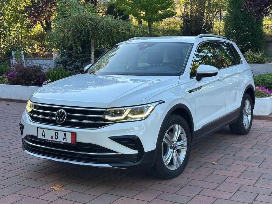 Volkswagen Tiguan 4x4 - 4MOTION 150 CP Bord digital