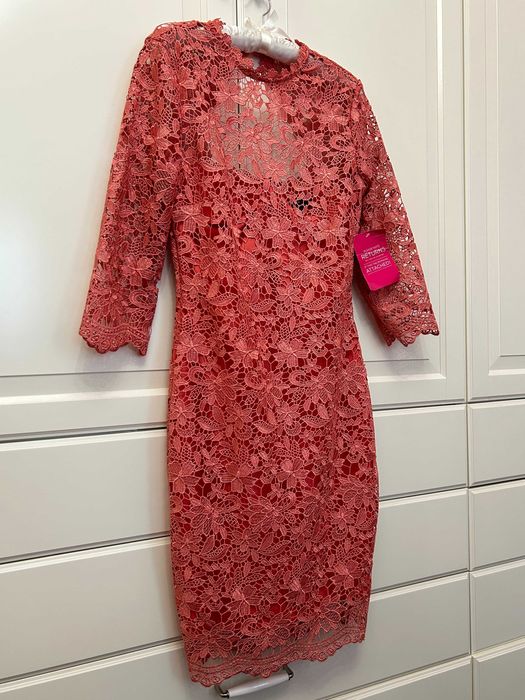 Rochie roz, eleganta, Paper Dolls, din dantela, midi, marime 38-40