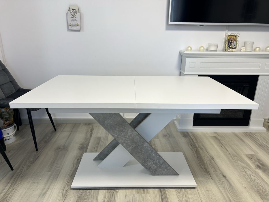 Masa extensibila  140 (180 extinsa)x 80 impecabila