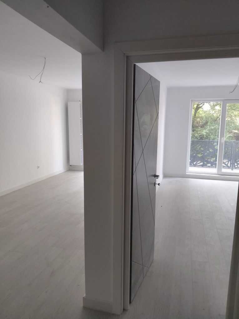 Vând apartament White Tower Ploiești