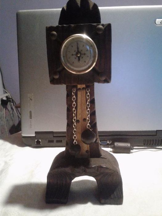 Дърв.имитация на часовник с термометър