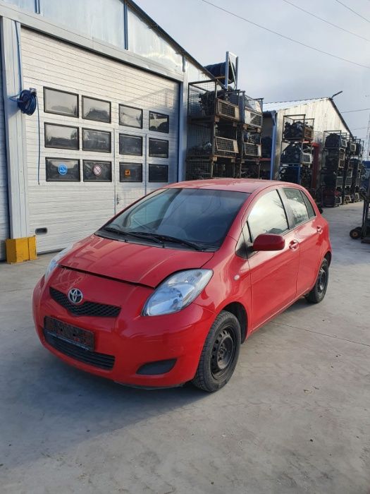 Toyota yaris AN 2011 benzina motor 1.0 Dezmembrez/Dezmembram