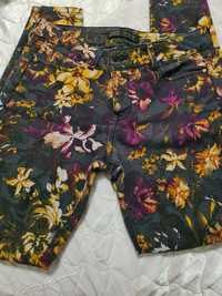 Флорален панталон Zara