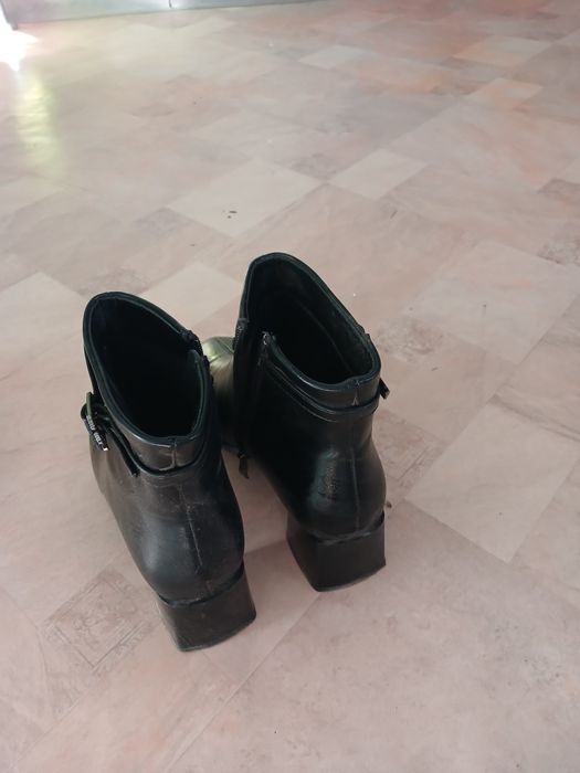 Продается Осенние сапоги