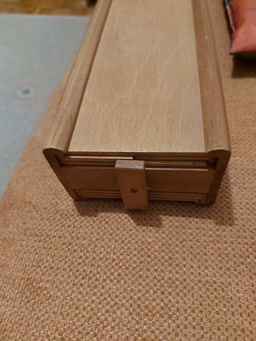 Joc remi, cutie din lemn, stare foarte buna