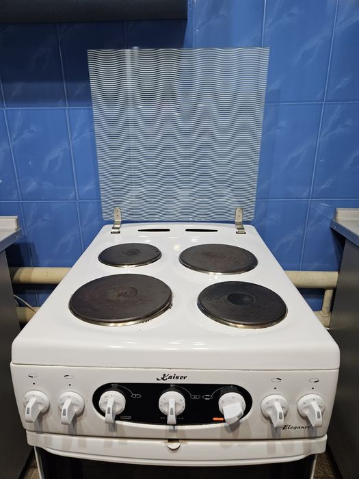 Электро плита Kaiser. 4 комфорки