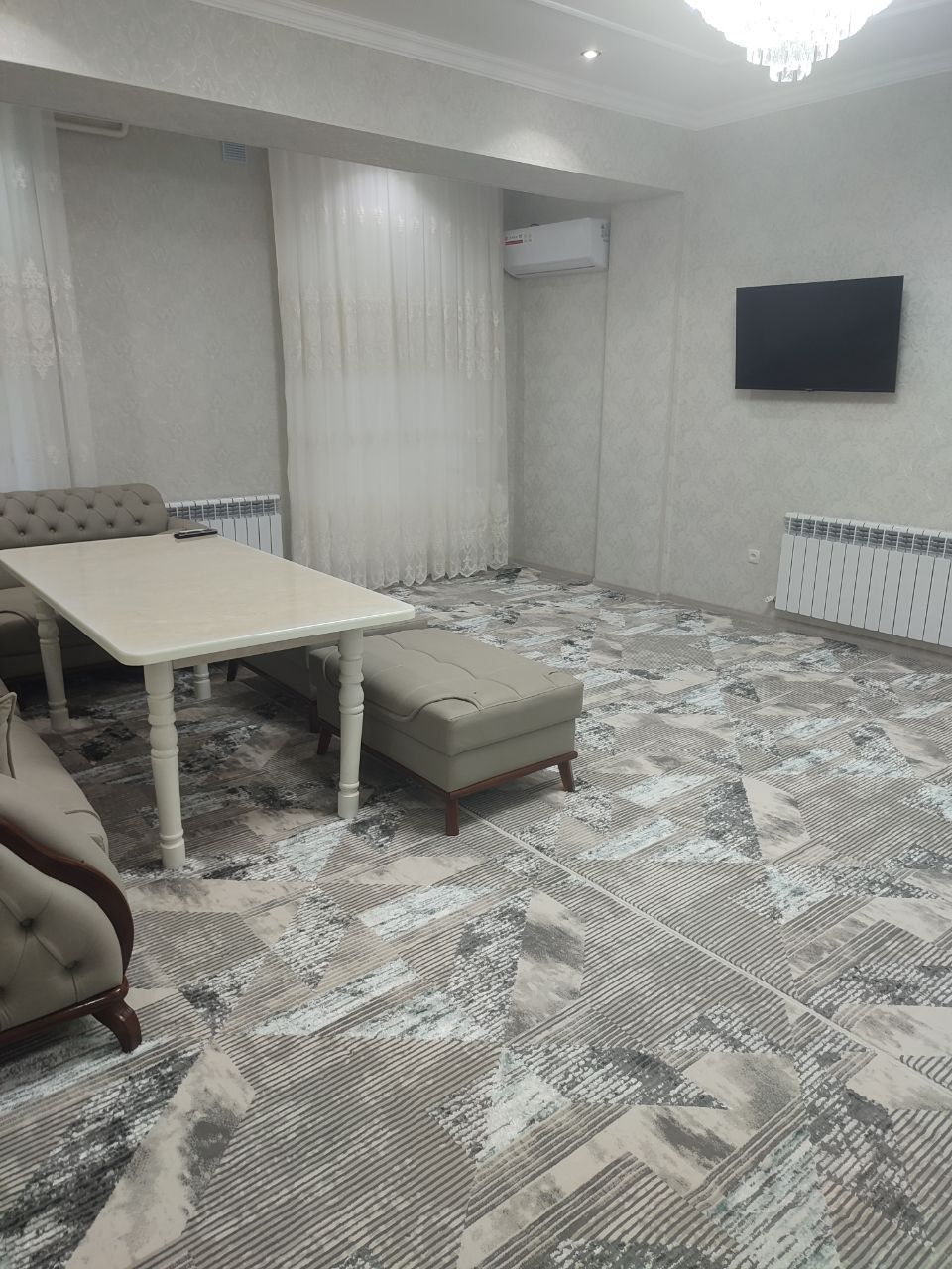 Ijaraga beriladi .Barcha qulayliklarga ega 94kv 3 xonali yangi kvartir