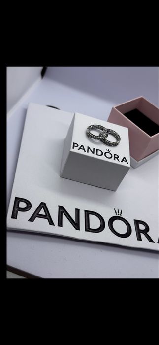 Пандора обеци Pandora