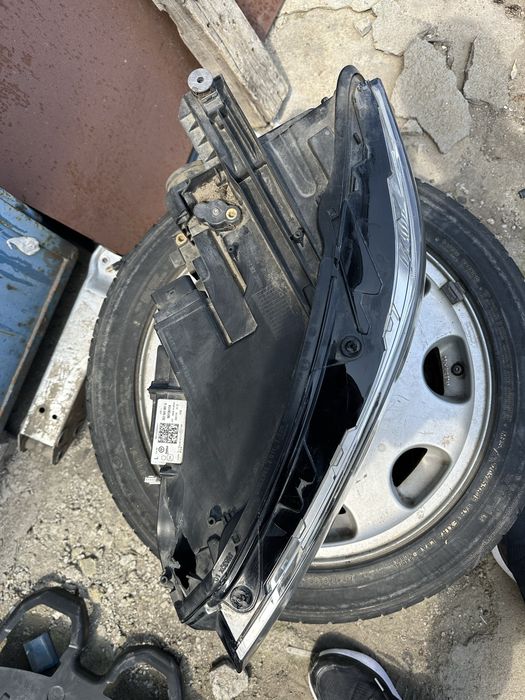 Vw Passat b8 19г ляв фар Full Led