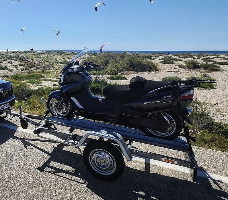 Inchiriere remorca moto non-stop