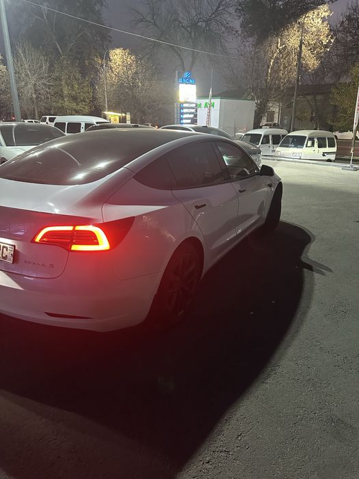 Tesla model 3 2022
