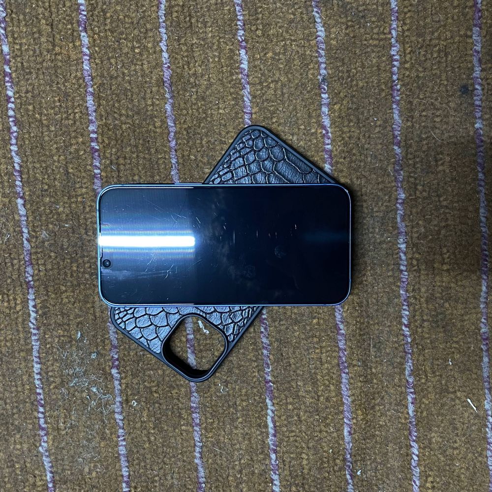 Продам iphone 13 256