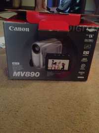 Видеокамера Canon mv890