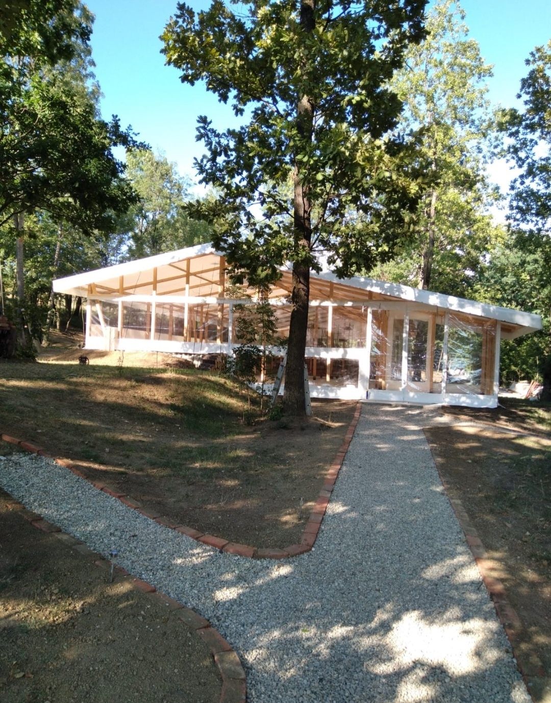 PROPRIETATE DEOSEBITA ,cu teren comasat...60 ha.