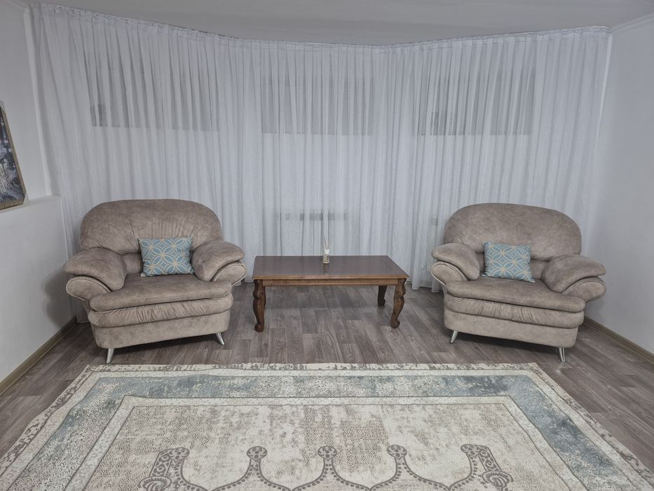 Диван с креслами