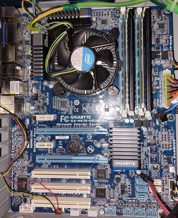 Placa de baza GIGABYTE GA-H67A-UD3H-B3