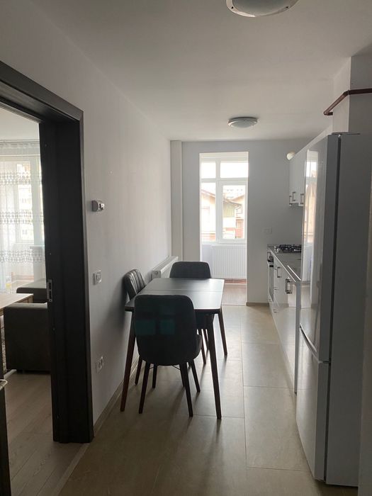 Proprietar vand apartament cu 2 camere renovat si utilat