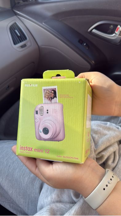 instax mini 12.