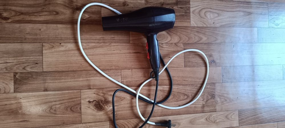 Продам фен в отличном состояние!