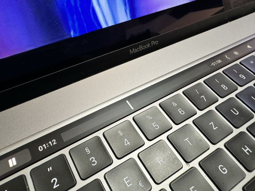 Macbook Pro 16 inch 2019 /TouchBar / Ca NOU