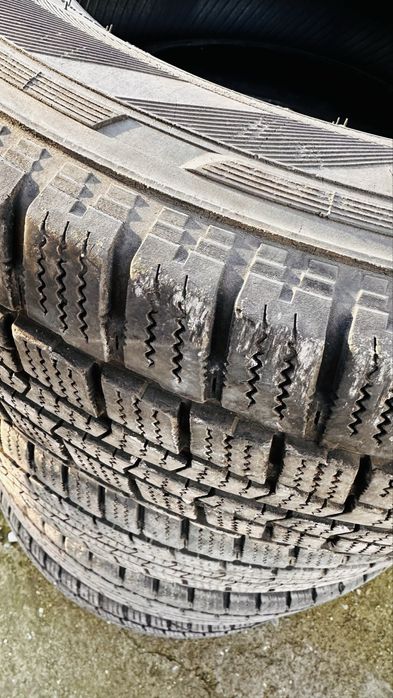 Set 4 anvelope 235/65/16C duba Hankook winter M+S