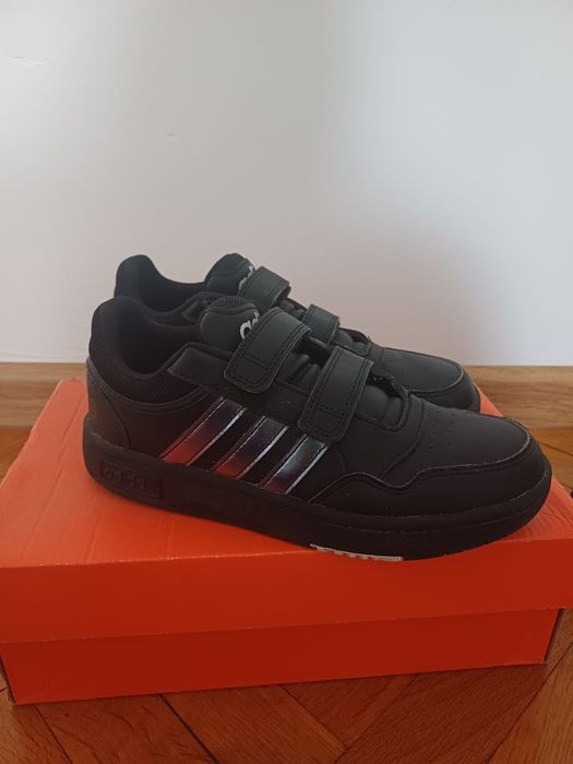 Маратонки Adidas 35 номер