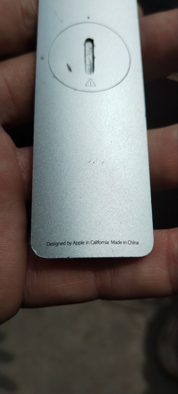 Пульт от Apple TV Original