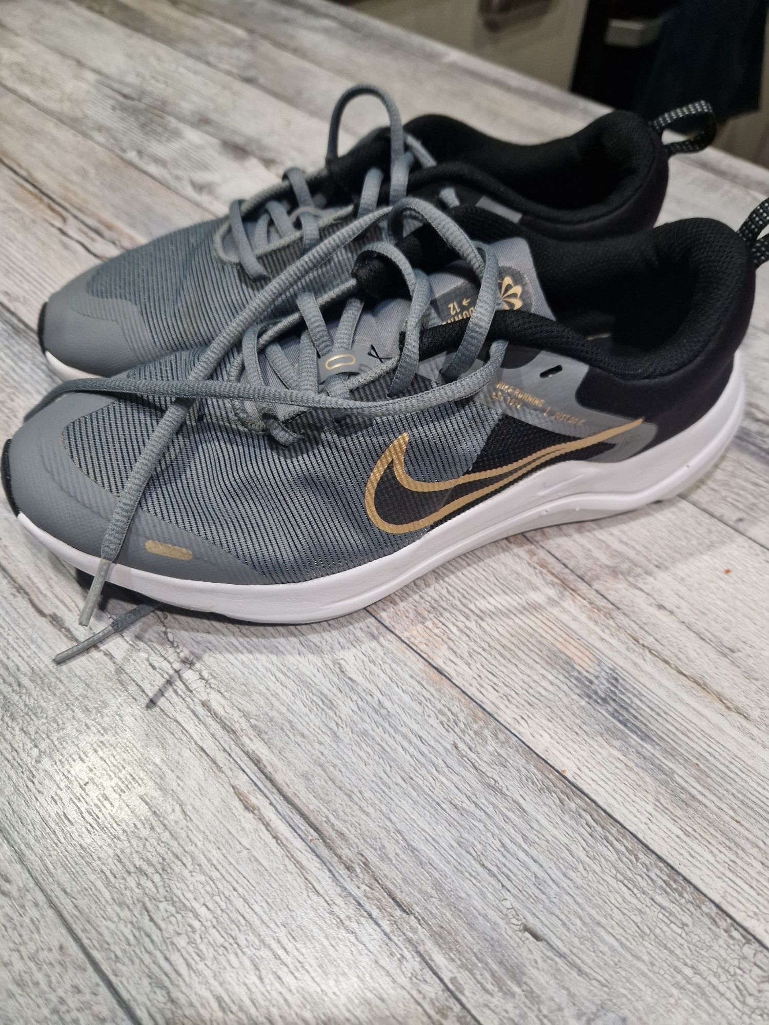 Маратонки Nike 38.5