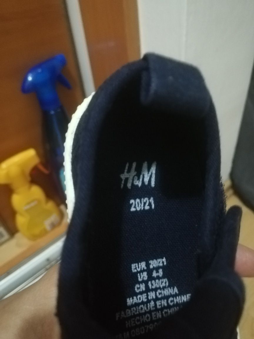 Tenisi  marca H&M