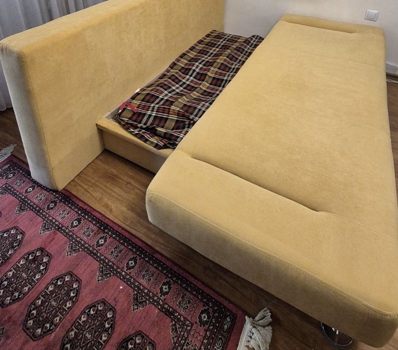 Vând canapea extensibilă