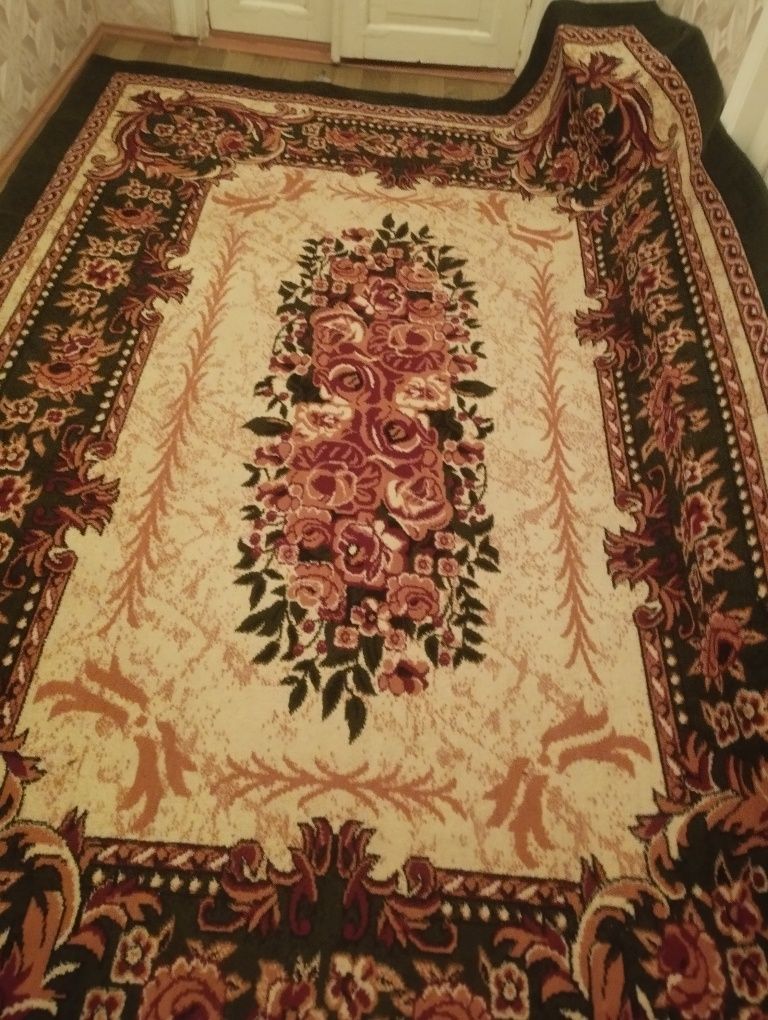Продам ковер размер 200/300